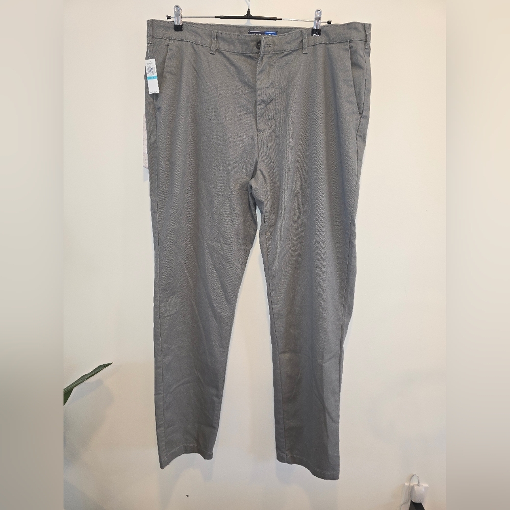 Izod Men's Charcoal Chinos Size 46x34 Nwt